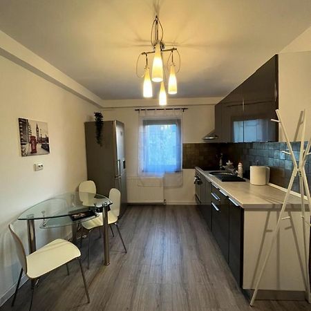 Mall Vitan Studio Eveline Bucureşti Eksteriør bilde