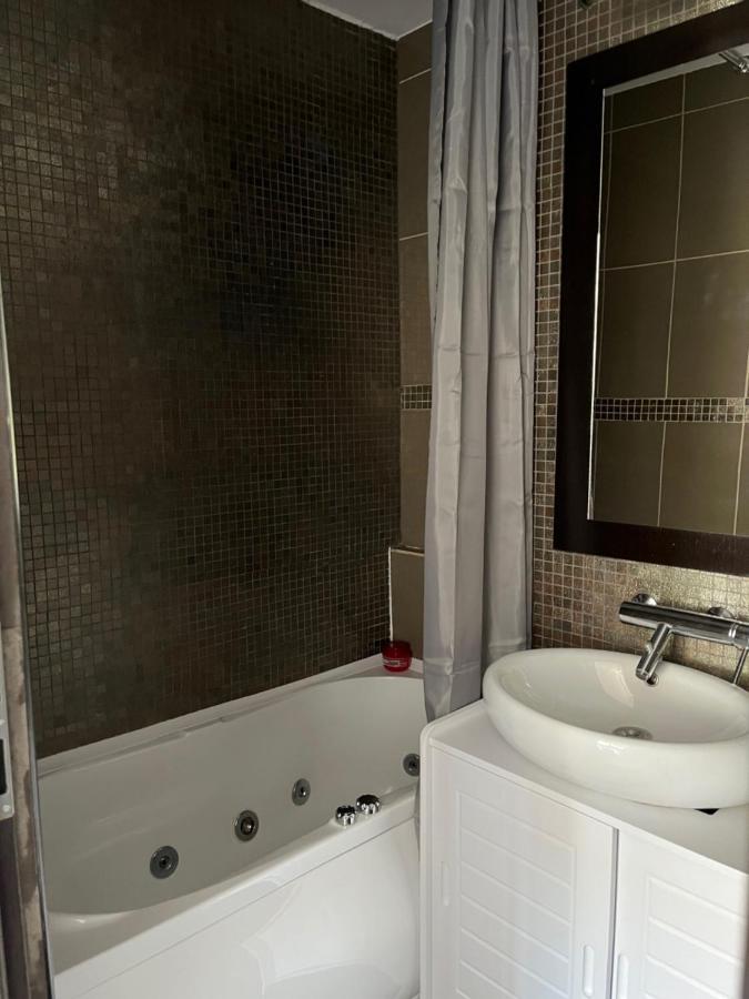 Mall Vitan Studio Eveline Bucureşti Eksteriør bilde